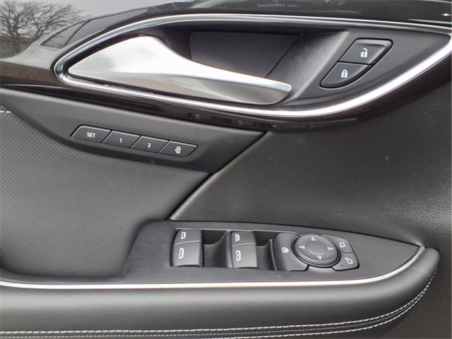 Certified 2025 Buick Envision Preferred image 19