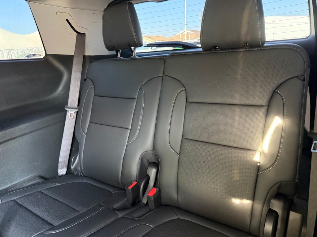 Used 2023 GMC Acadia SLT w/ Elevation Edition FWD image 40