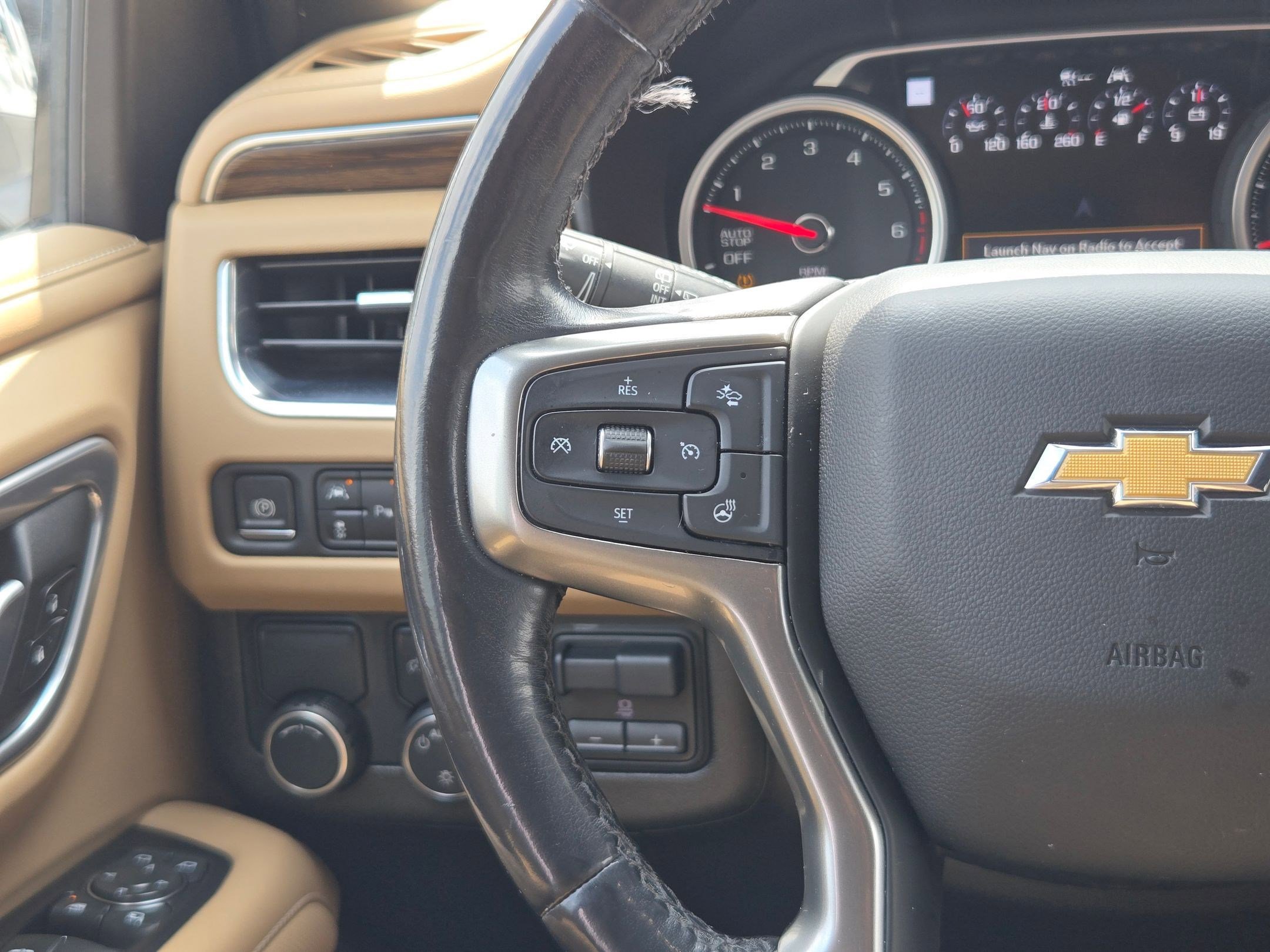 Used 2021 Chevrolet Suburban Premier w/ Premium Package RWD image 19