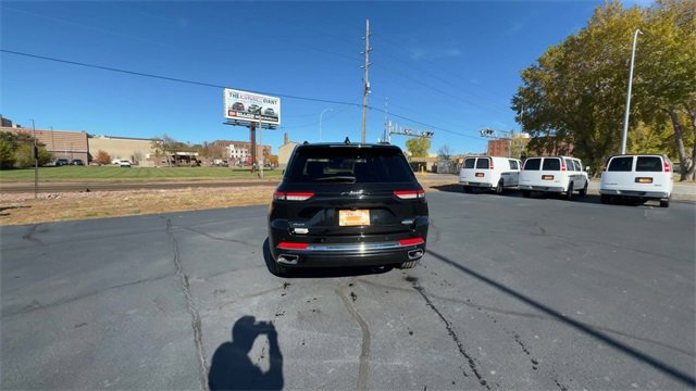 Used 2023 Jeep Grand Cherokee Overland image 7