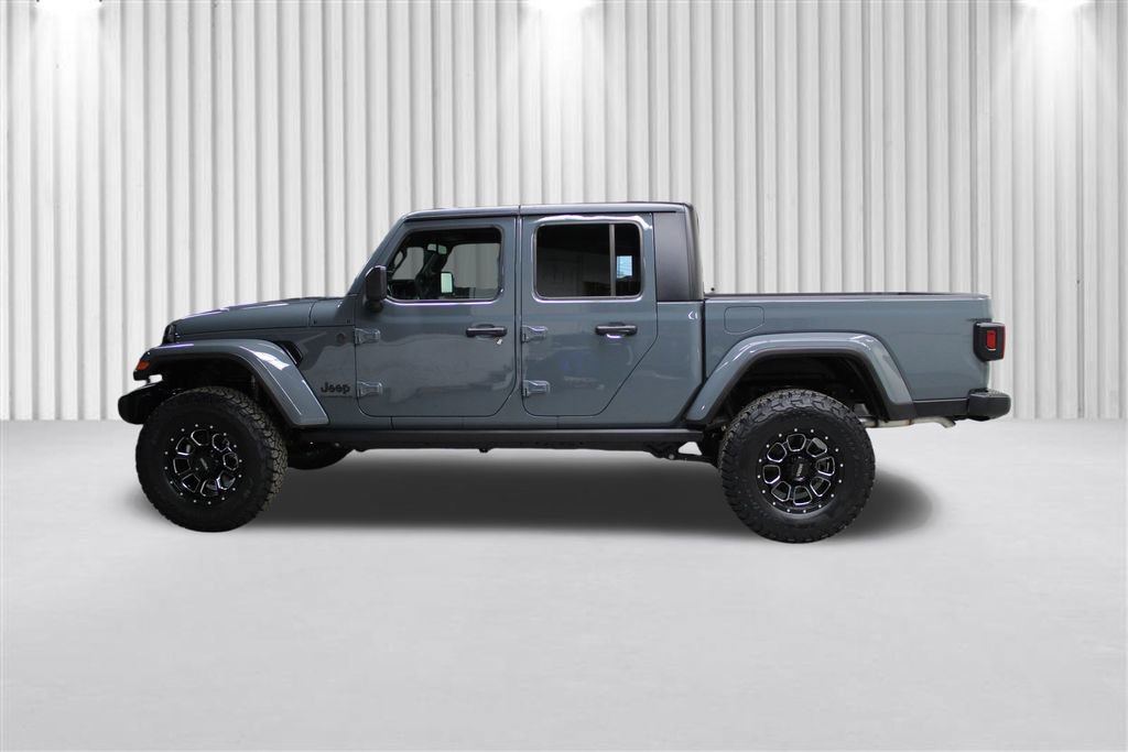 New 2025 Jeep Gladiator Sport image 7