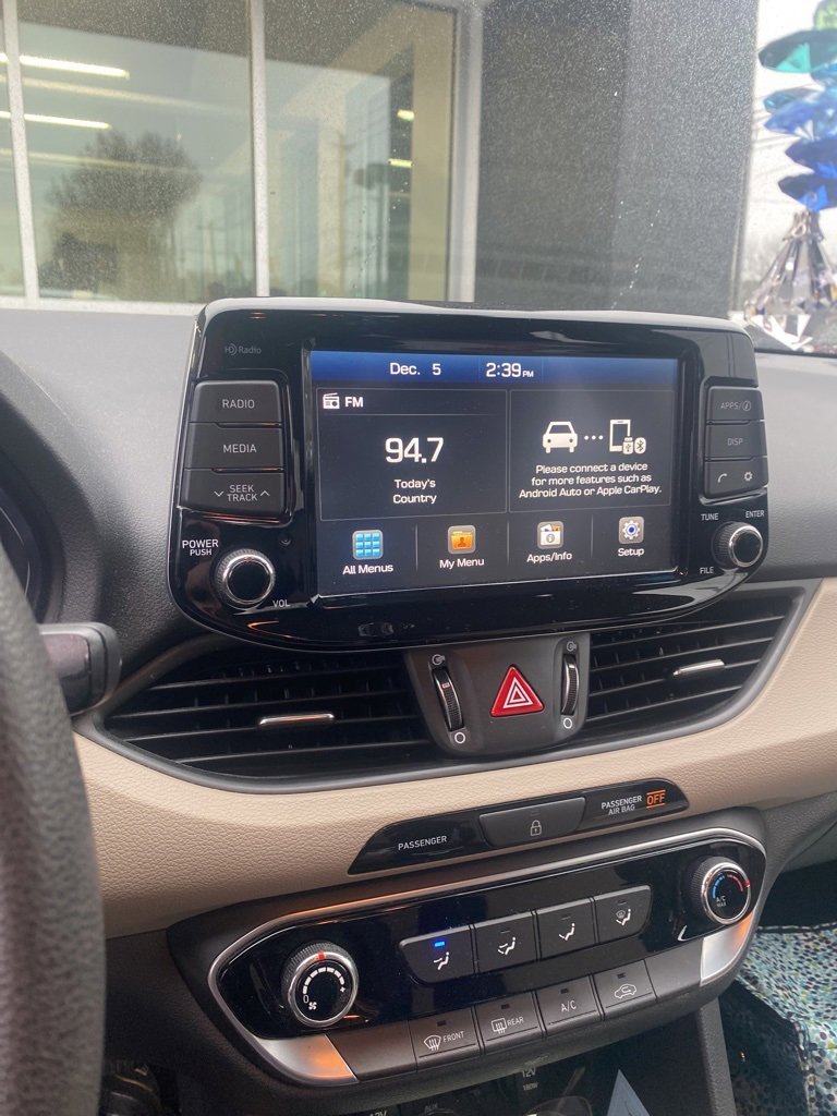 Used 2020 Hyundai Elantra GT image 6