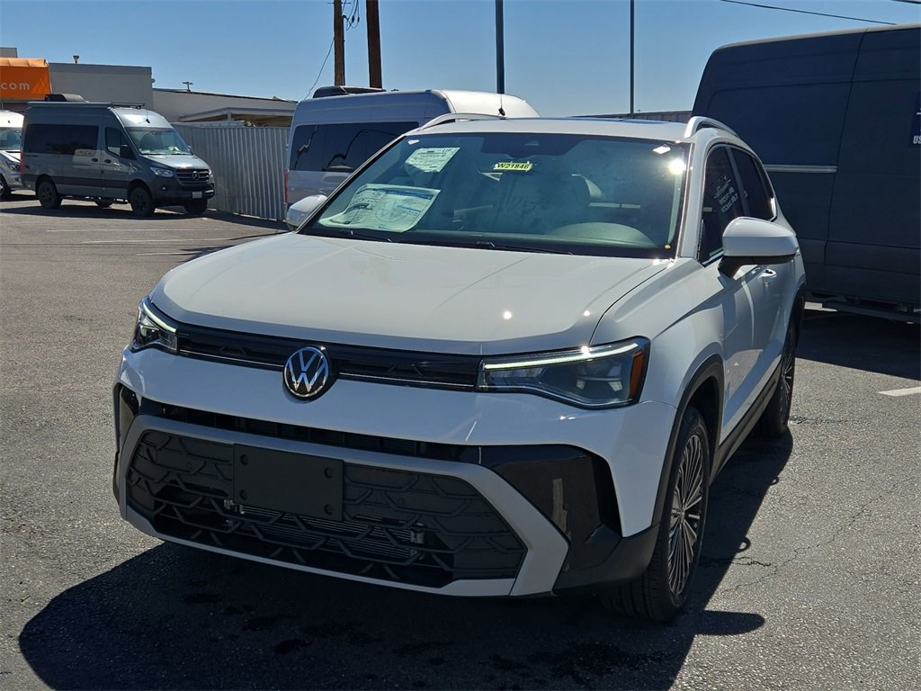 New 2025 Volkswagen Taos SE image 4