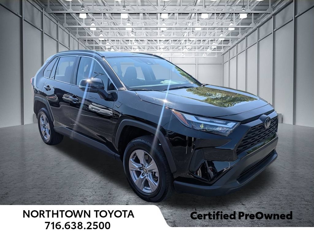 Used 2025 Toyota RAV4 XLE AWD/4WD image 17