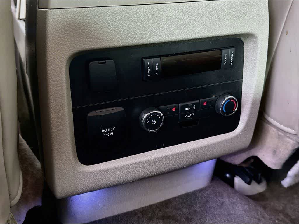 Used 2016 Lincoln Navigator Select RWD image 13