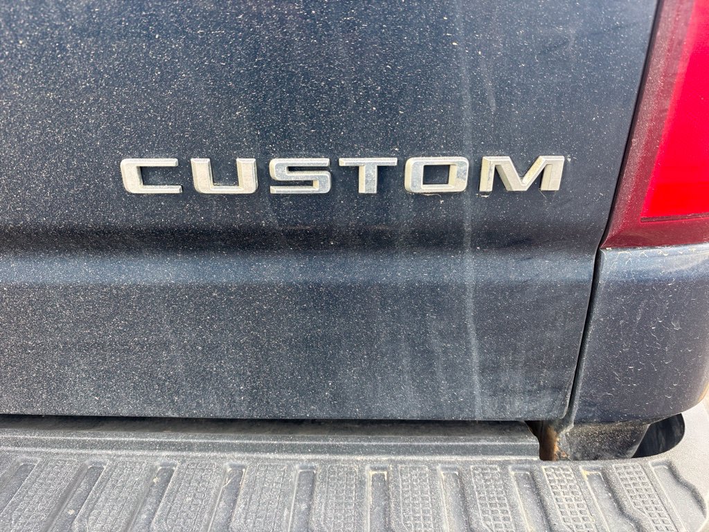 Used 2019 Chevrolet Silverado 1500 Custom Trail Boss w/ Custom Convenience Package AWD/4WD image 11