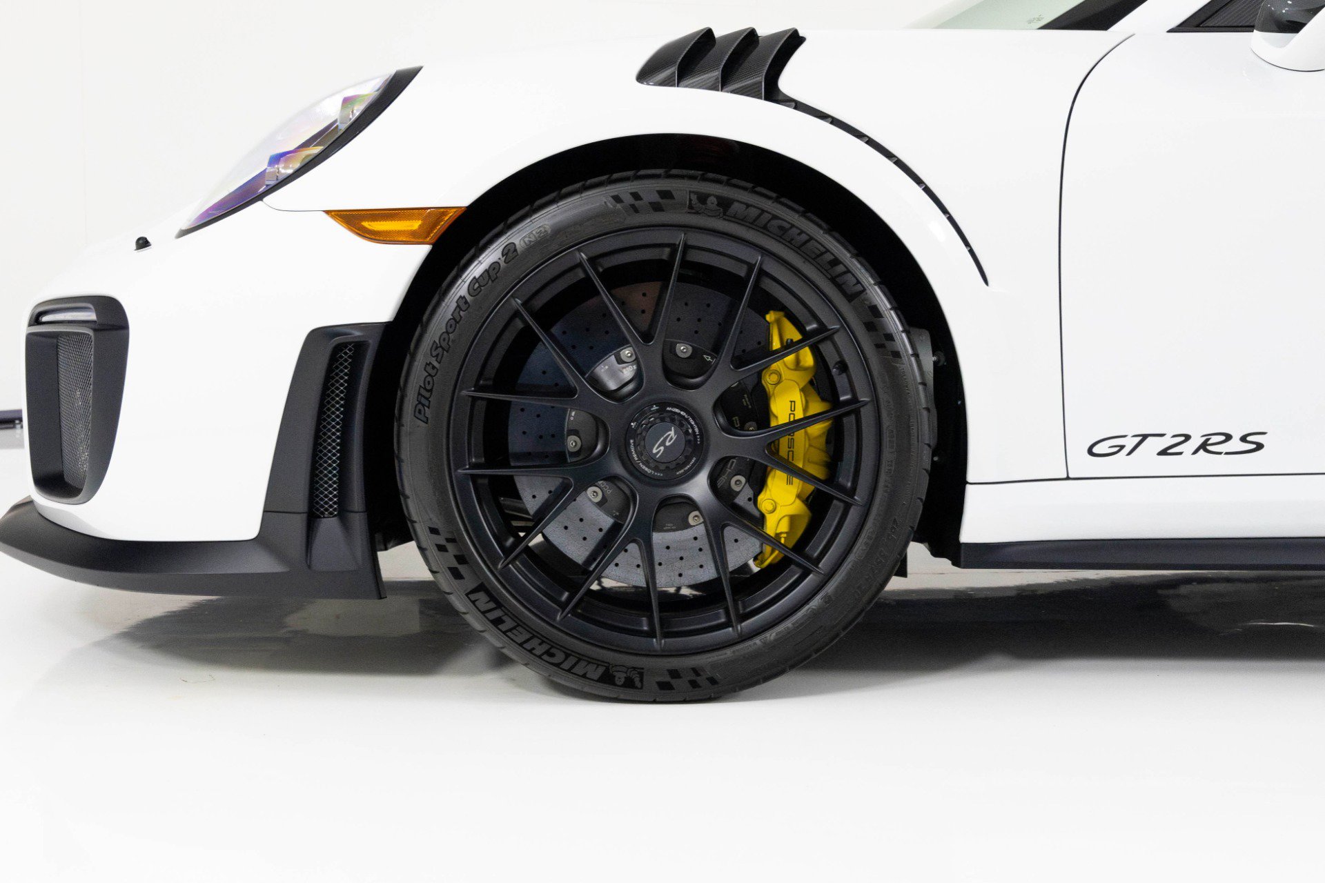 Used 2018 Porsche 911 GT2 RS image 10