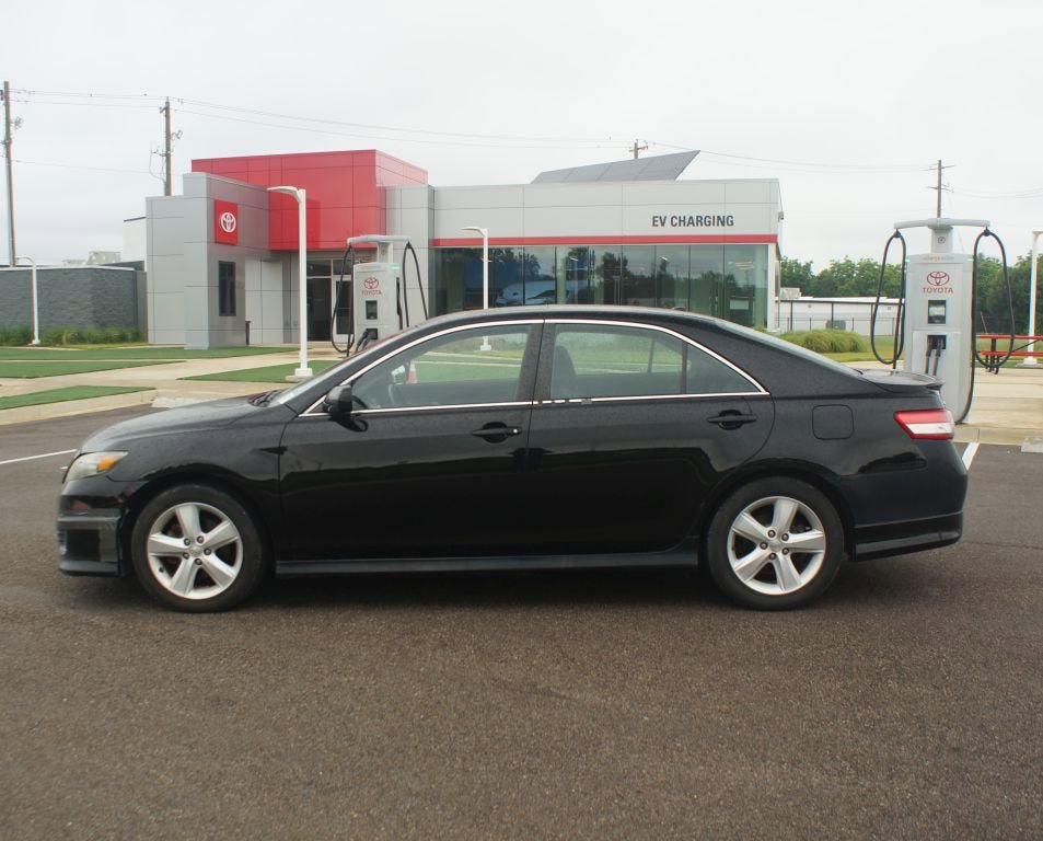 Used 2011 Toyota Camry SE w/ SE Extra-Value Pkg #1 FWD image 8