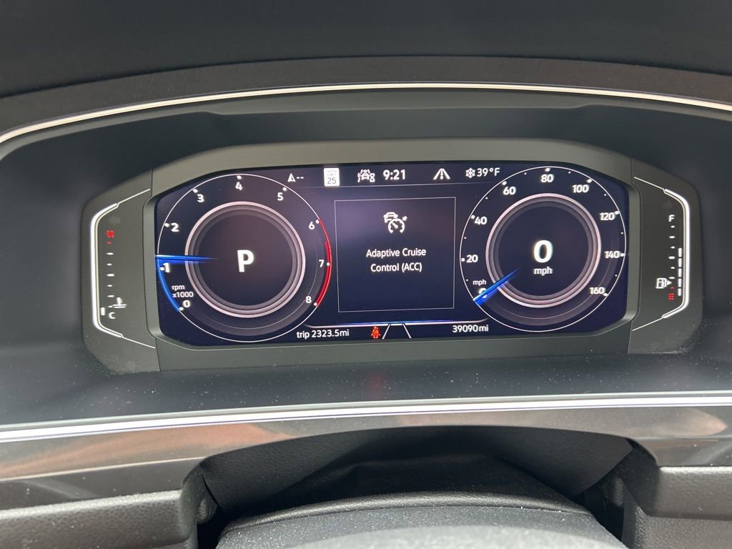 Used 2022 Volkswagen Tiguan SEL R-Line image 25