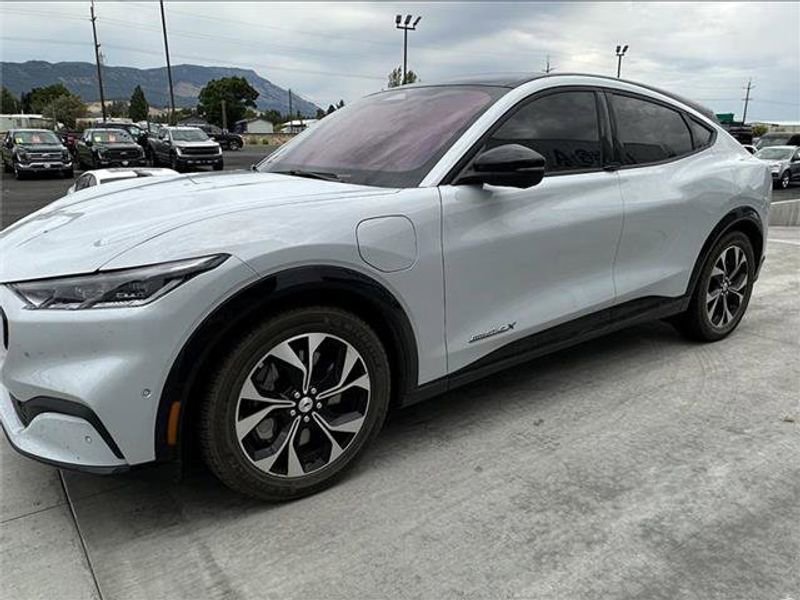 Used 2022 Ford Mustang Mach-E Premium image 3