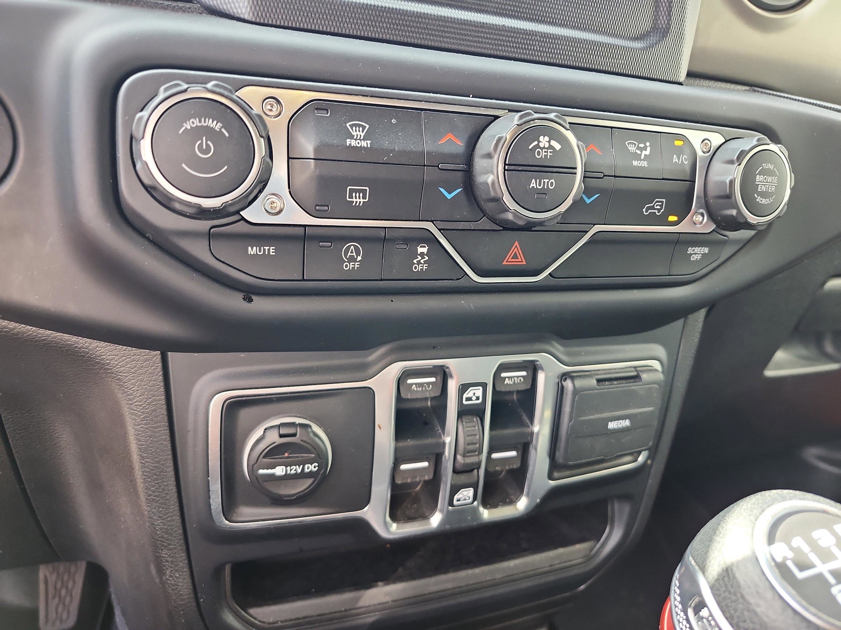 Used 2019 Jeep Wrangler Unlimited Sport S image 31