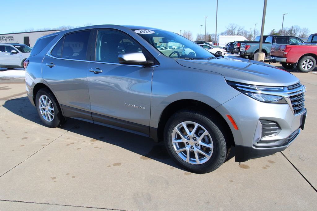 Used 2024 Chevrolet Equinox LT image 3
