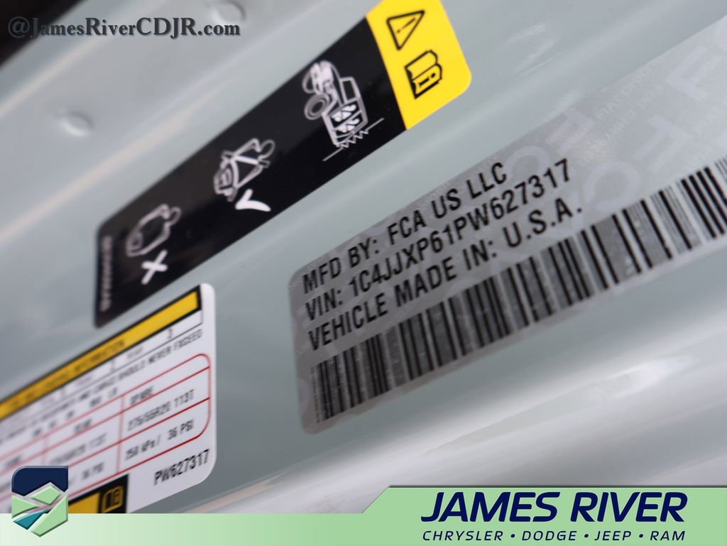 Used 2023 Jeep Wrangler Unlimited Sahara w/ Cold Weather Group AWD/4WD image 40