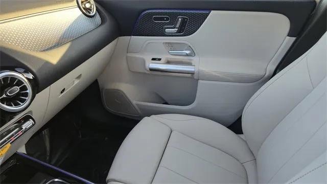 Certified 2025 Mercedes-Benz GLA 250 image 17