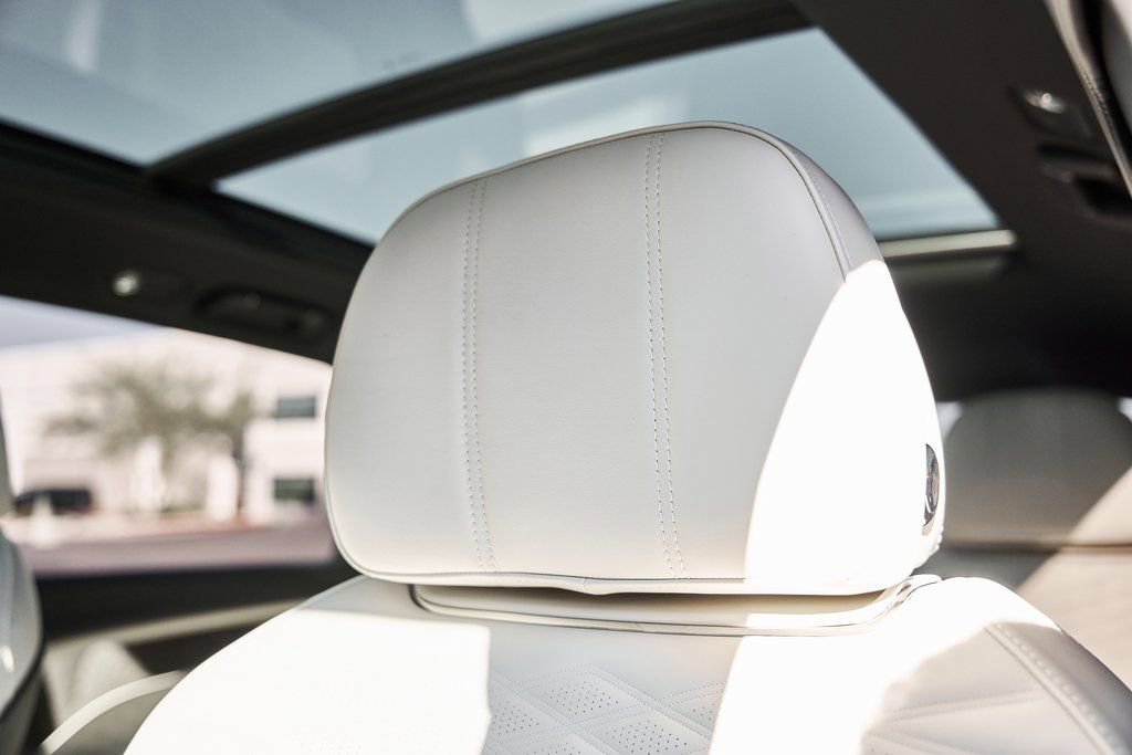 Used 2023 Bentley Bentayga Extended Wheelbase image 46