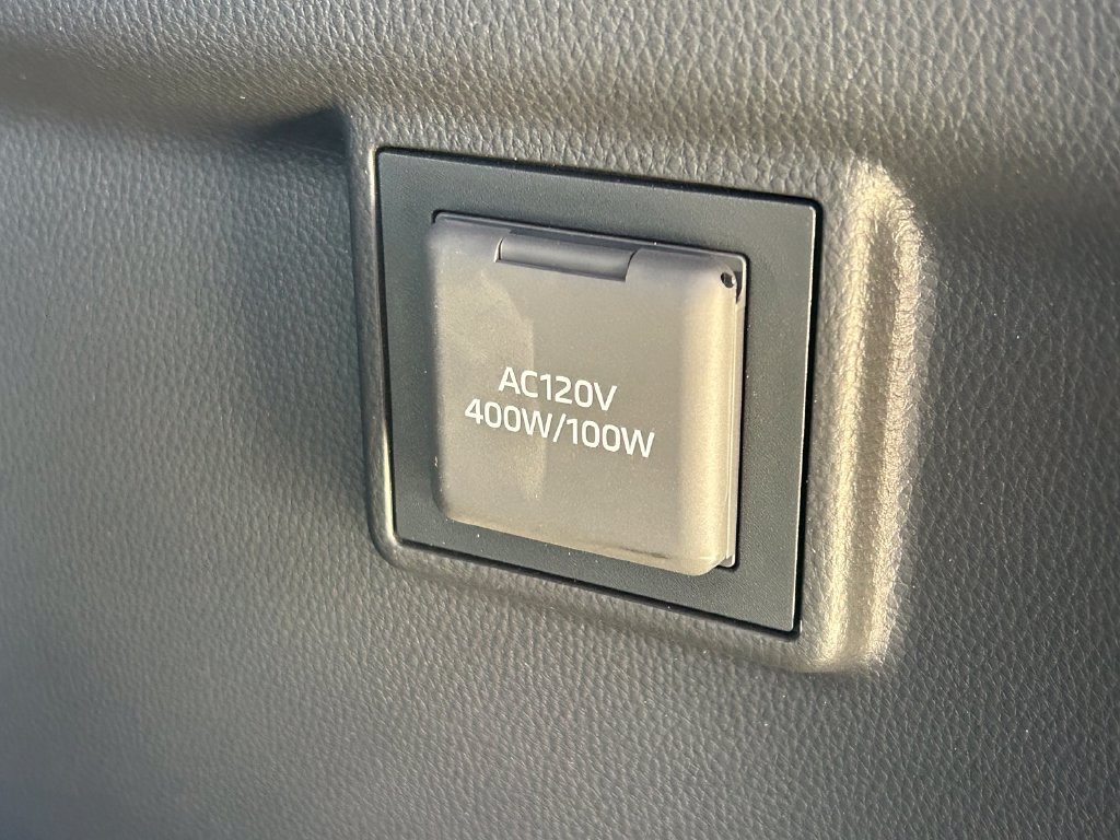 Used 2025 Lexus GX 550 w/ Accessory Package (32) AWD/4WD image 15