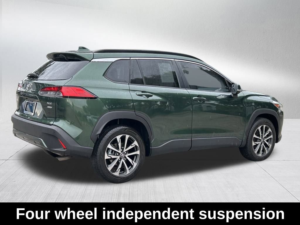 Used 2022 Toyota Corolla Cross XLE image 6