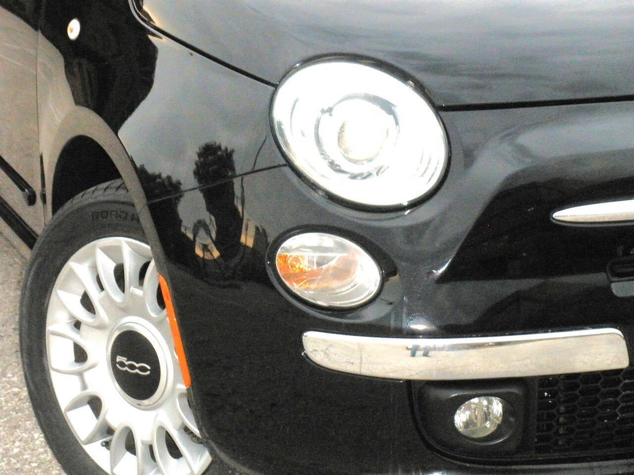 Used 2015 FIAT 500 Lounge w/ Luxury Leather Package FWD image 3
