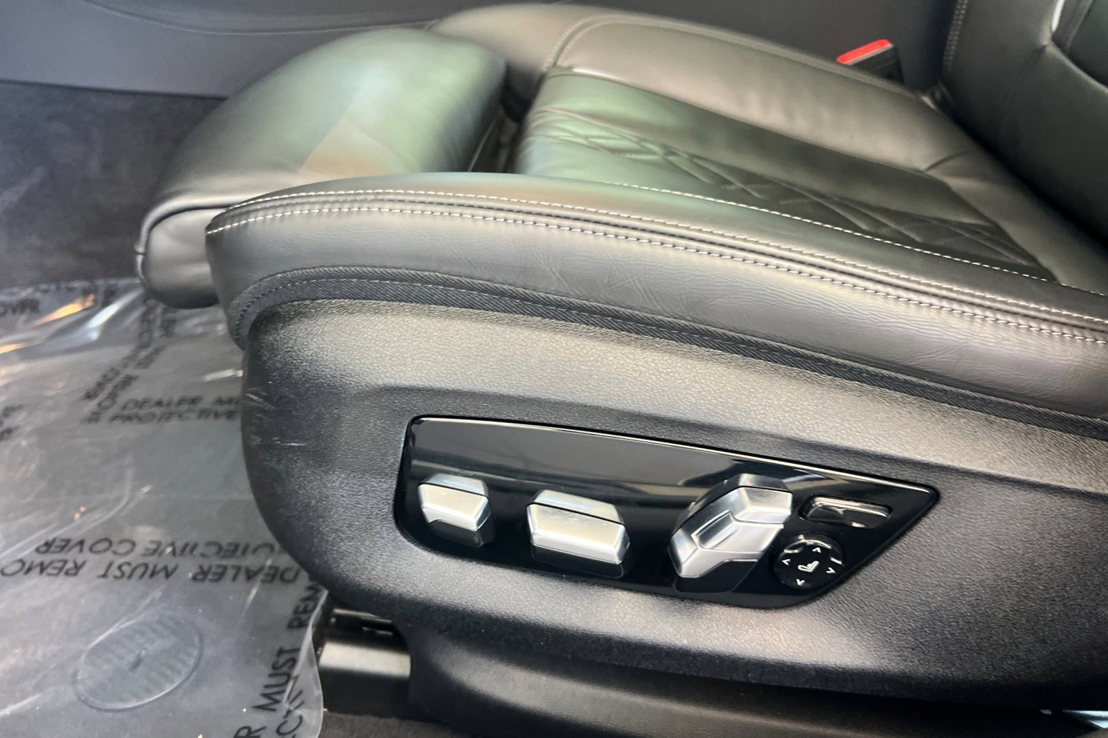 Used 2023 BMW M550i xDrive w/ Executive Package AWD/4WD image 14