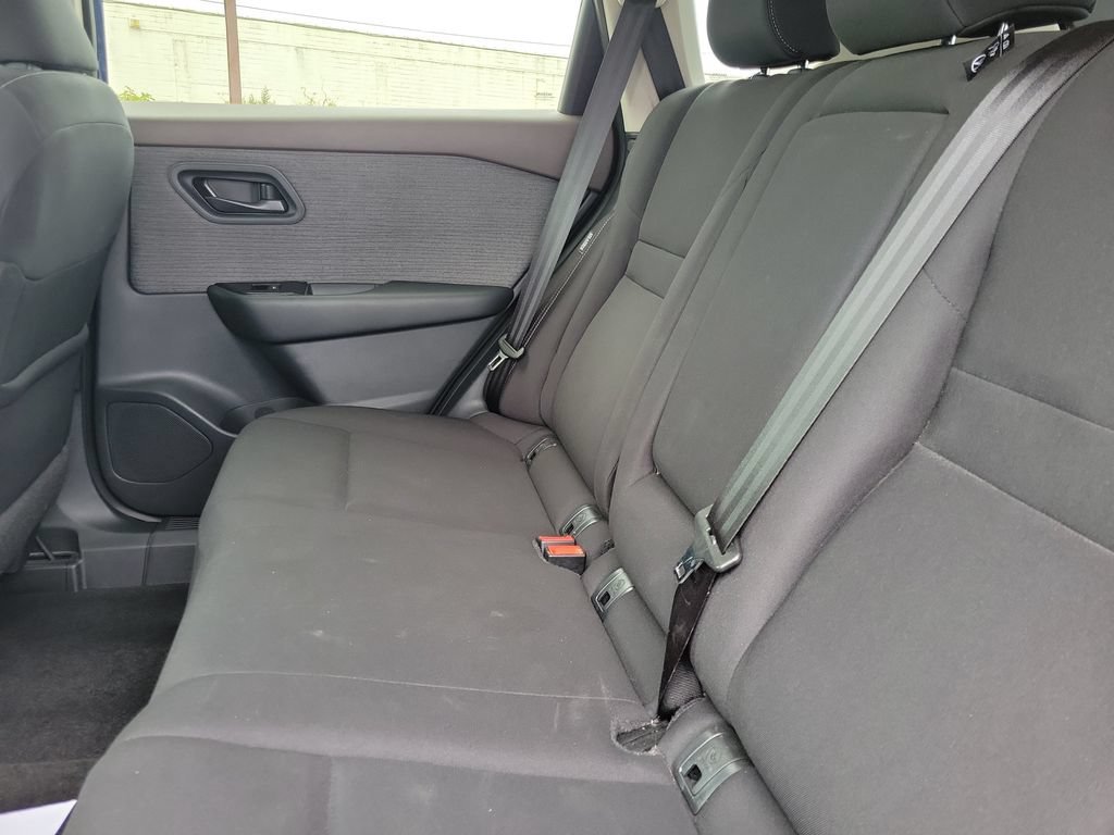 Used 2023 Nissan Rogue S AWD/4WD image 9