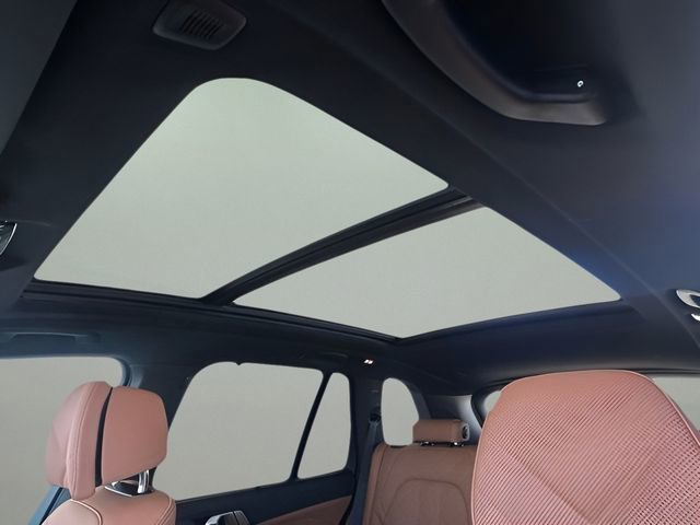 New 2026 BMW X5 xDrive40i w/ Climate Comfort Package AWD/4WD image 16