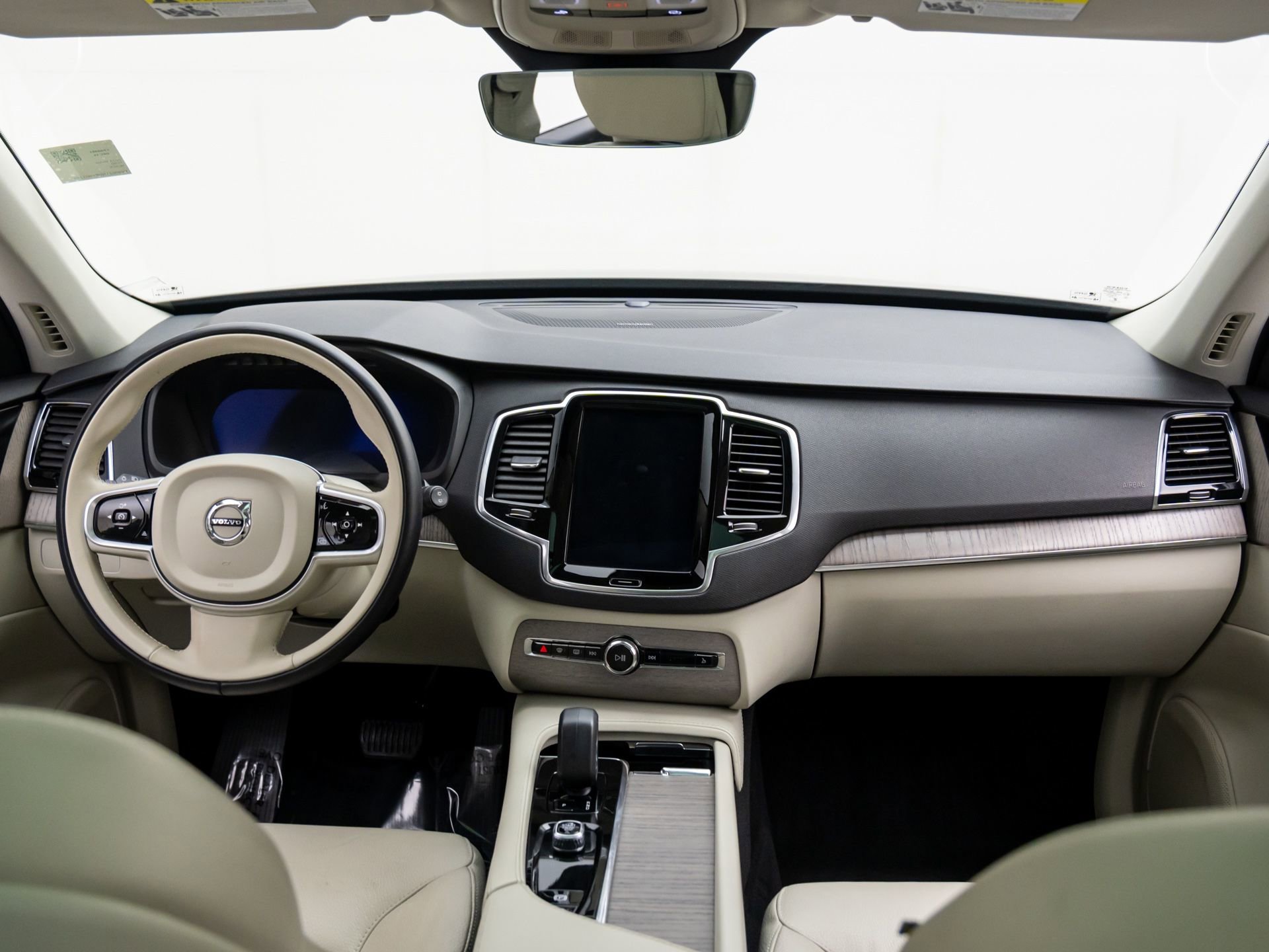 Used 2023 Volvo XC90 B6 Plus w/ Protection Package Premier image 13