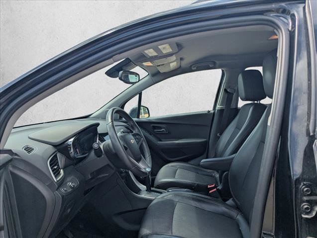 Used 2018 Chevrolet Trax LT w/ Redline Edition AWD/4WD image 11