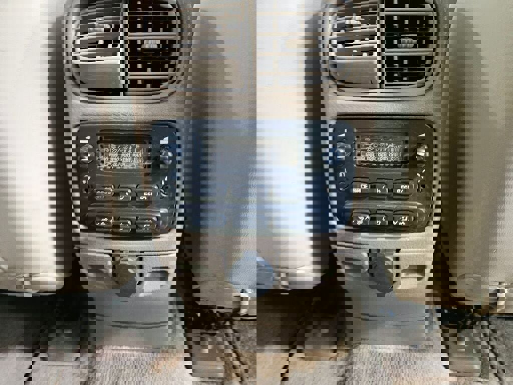 Used 2004 Buick Rainier CXL image 7