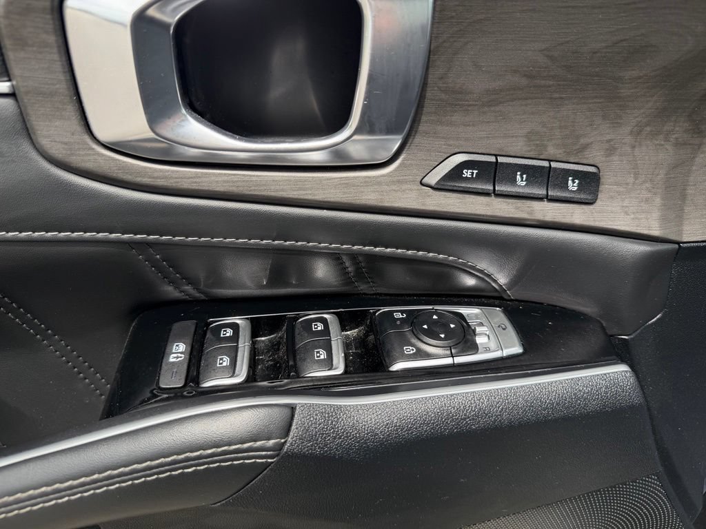 Certified 2025 Kia Sorento SX Prestige AWD/4WD image 16