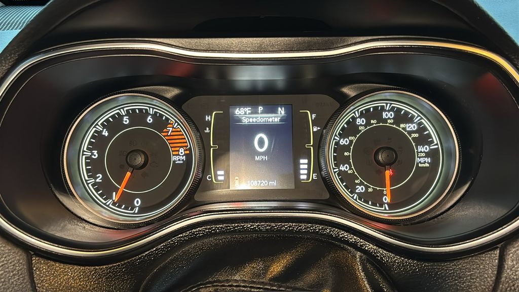 Used 2019 Jeep Cherokee Latitude w/ Cold Weather Group image 12