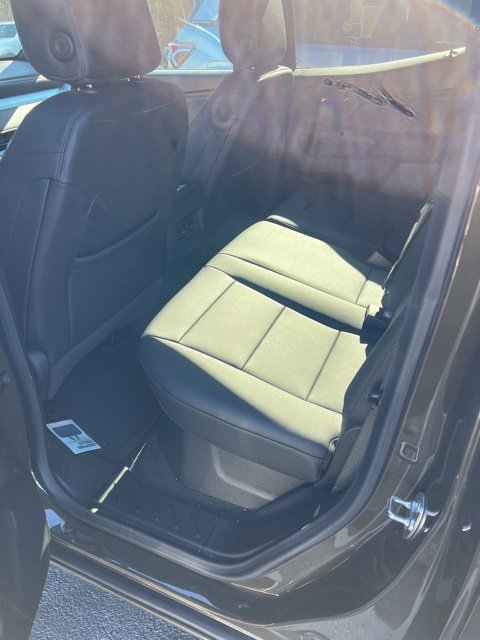 Used 2024 Chevrolet Colorado LT w/ LT Convenience Package III image 17