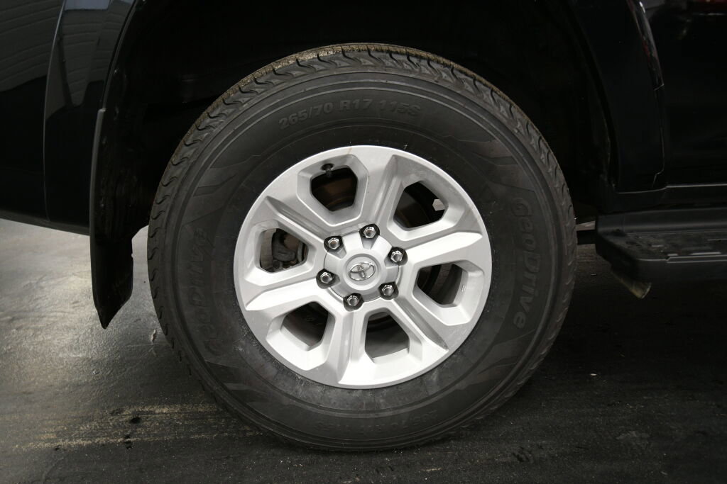 Certified 2024 Toyota 4Runner SR5 Premium image 10