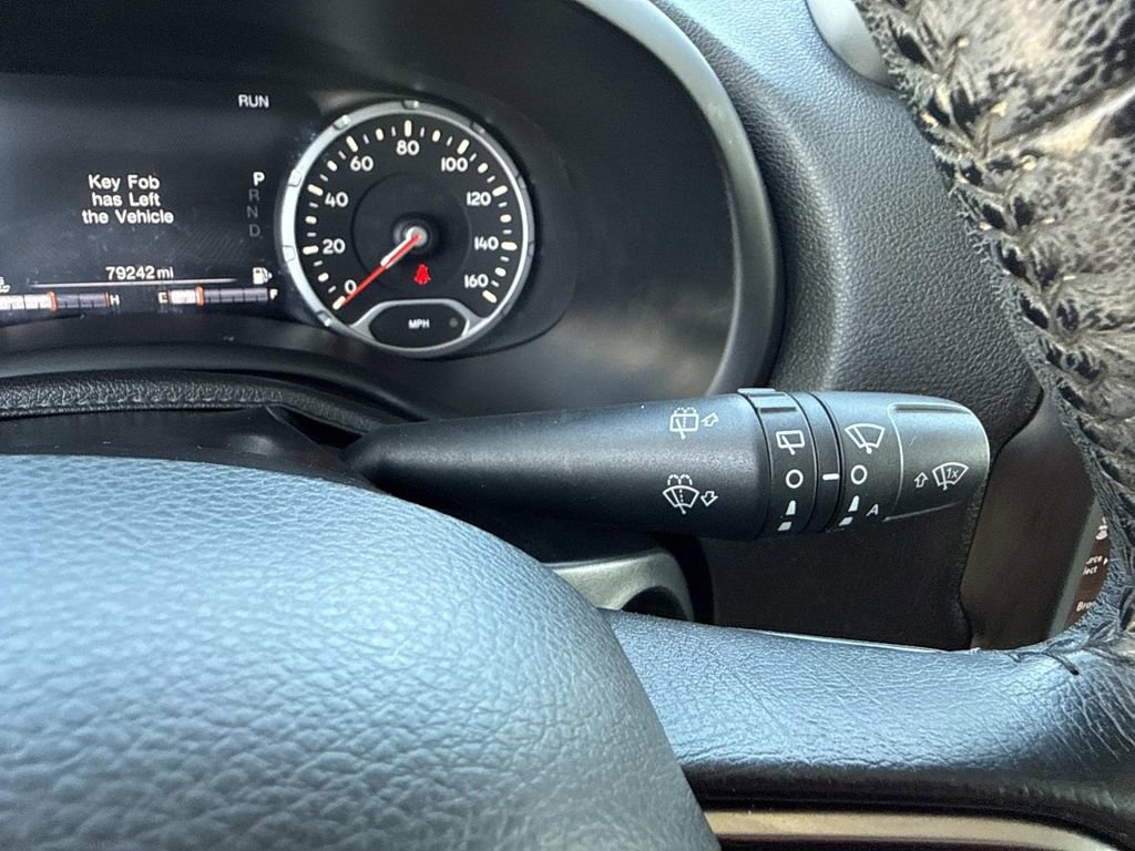 Used 2021 Jeep Renegade Limited AWD/4WD image 34