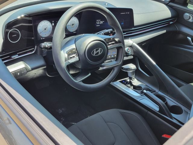 Used 2024 Hyundai Elantra SEL FWD image 5