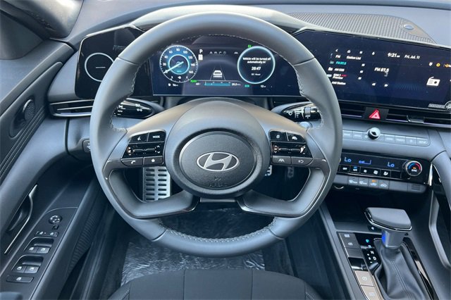 New 2025 Hyundai Elantra SEL image 14