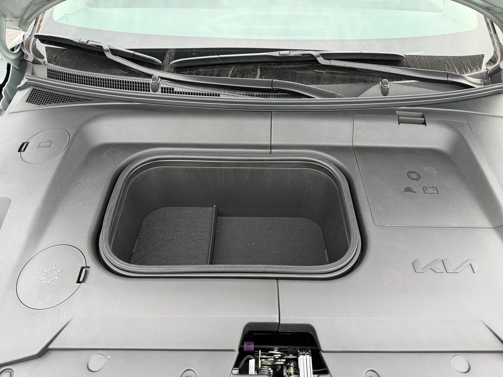 New 2027 Kia EV3 Wind FWD image 20