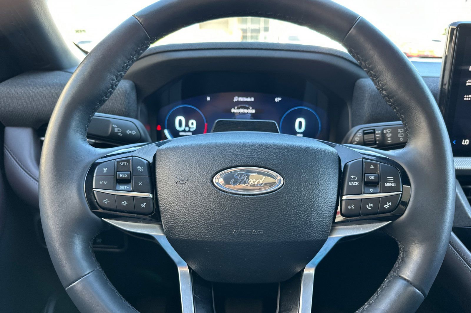 Used 2025 Ford Explorer Platinum w/ LUX Leather Package image 25