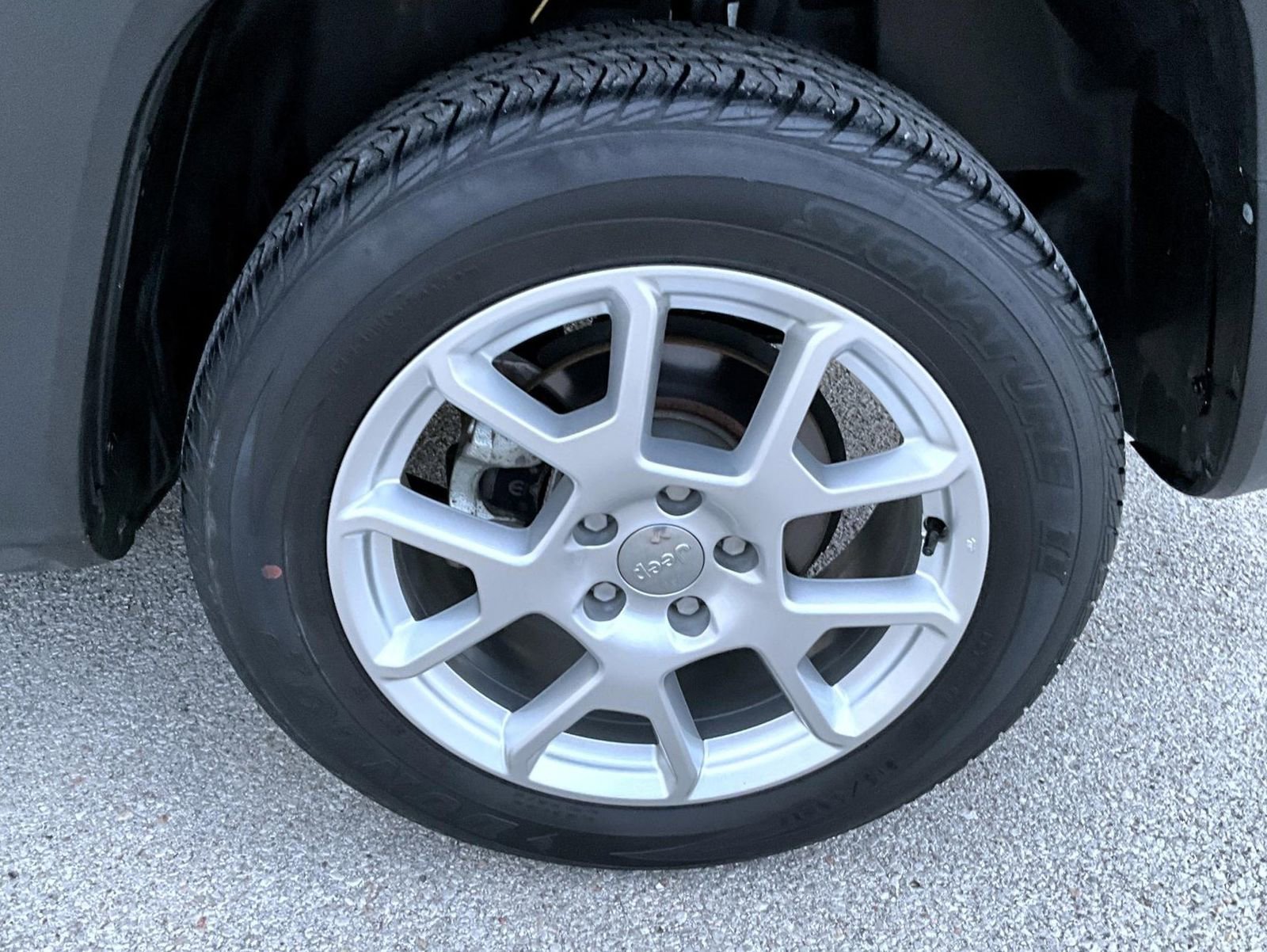 Used 2021 Jeep Renegade Latitude image 22