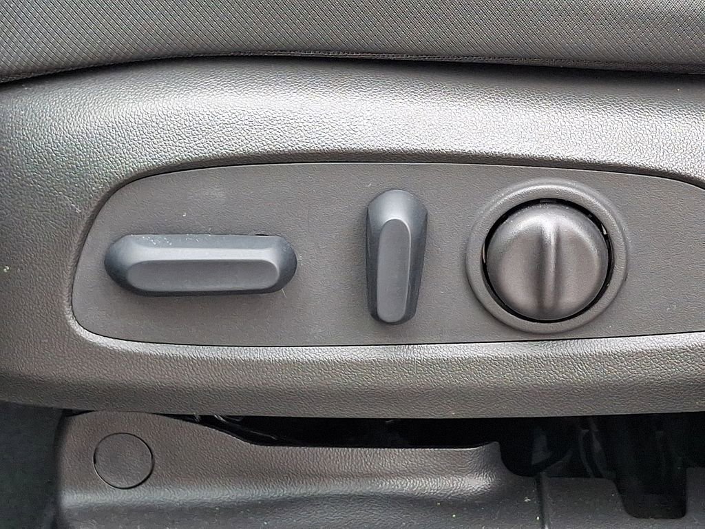 Used 2023 Chevrolet TrailBlazer RS w/ Convenience Package image 25