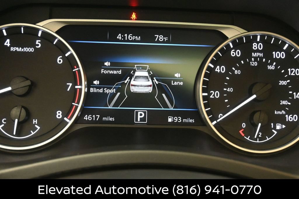 Certified 2025 Nissan Sentra SR w/ SR Premium Package FWD image 8
