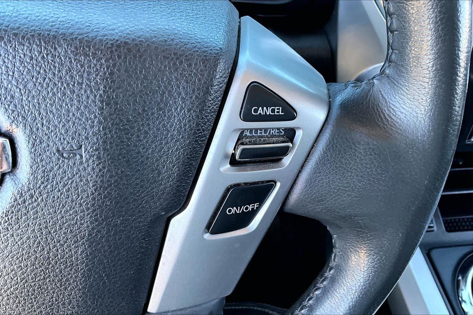 Used 2017 Nissan Titan SL AWD/4WD image 22