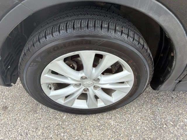Used 2013 Toyota RAV4 Limited AWD/4WD image 10
