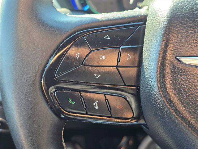 Used 2024 Chrysler Pacifica Limited image 32