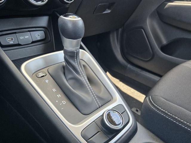 Certified 2025 Hyundai Venue SEL FWD image 20