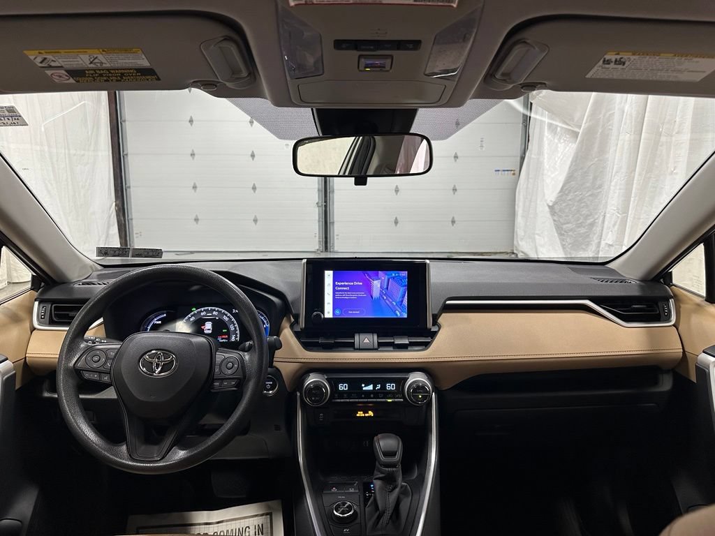 Used 2025 Toyota RAV4 XLE AWD/4WD image 42