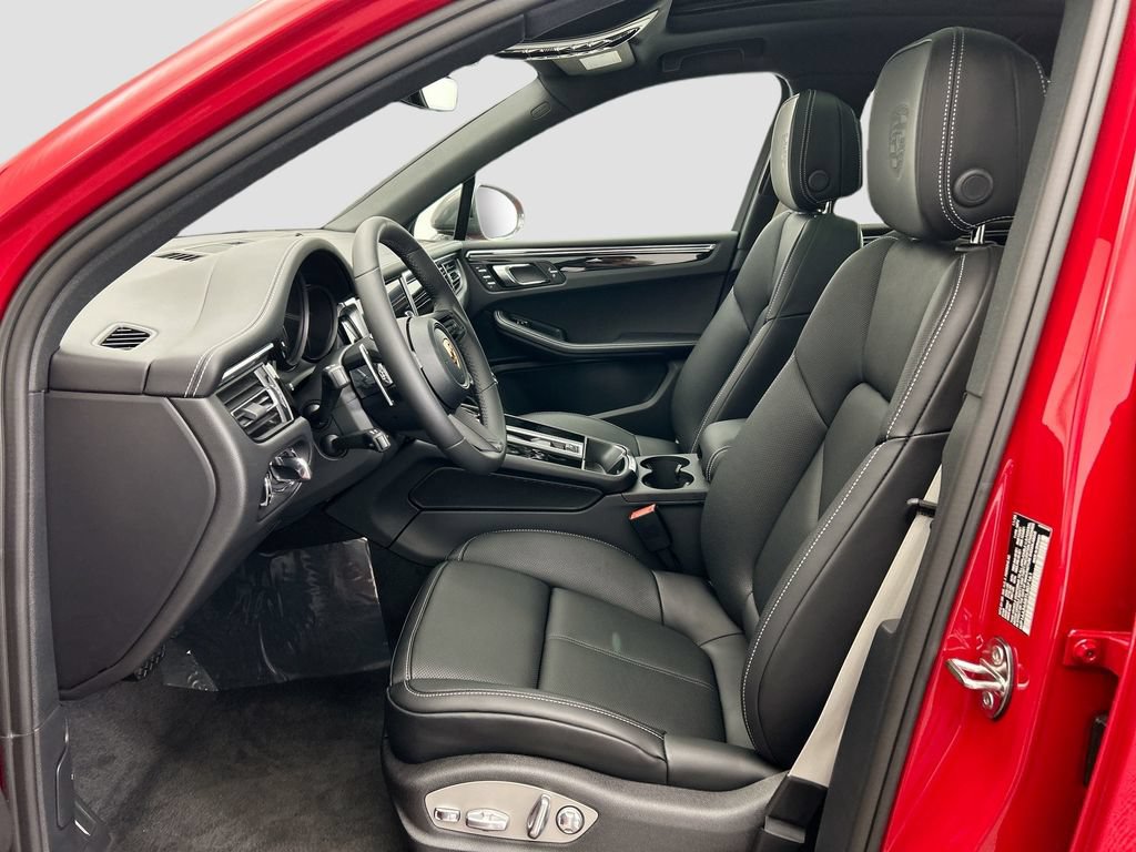 Used 2026 Porsche Macan AWD/4WD image 5