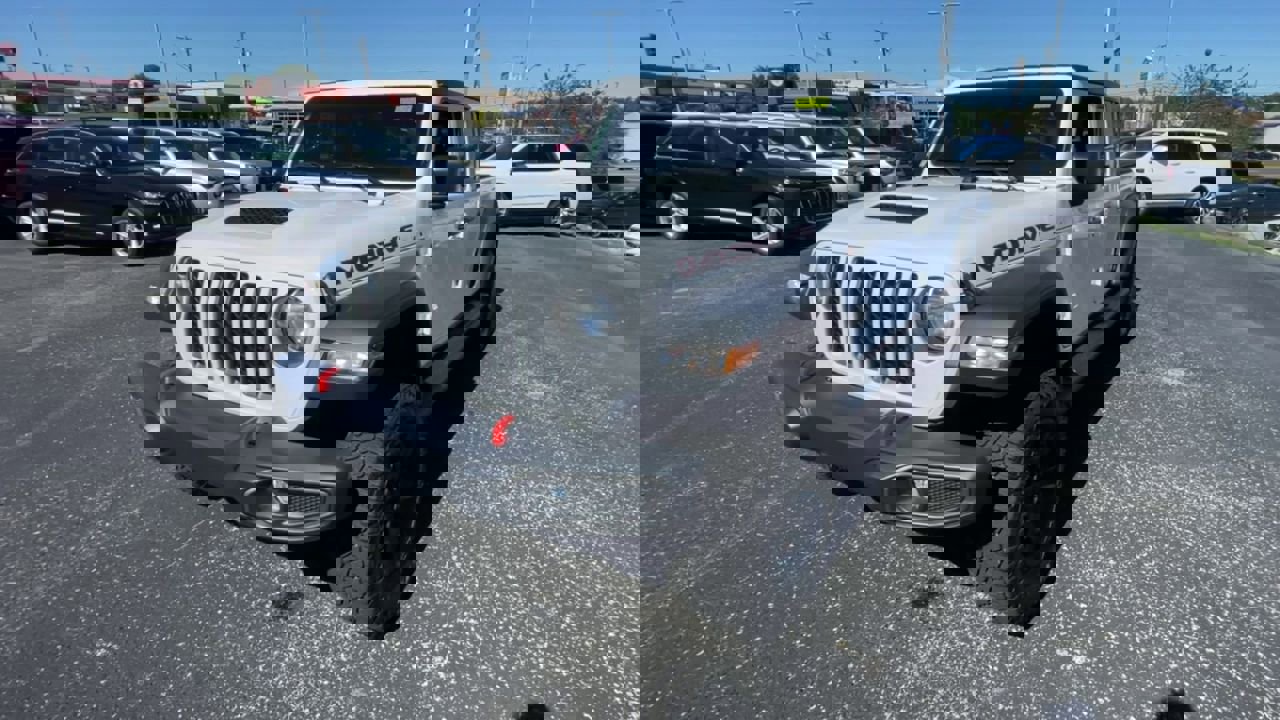 Used 2023 Jeep Gladiator Mojave w/ Cold Weather Group image 4