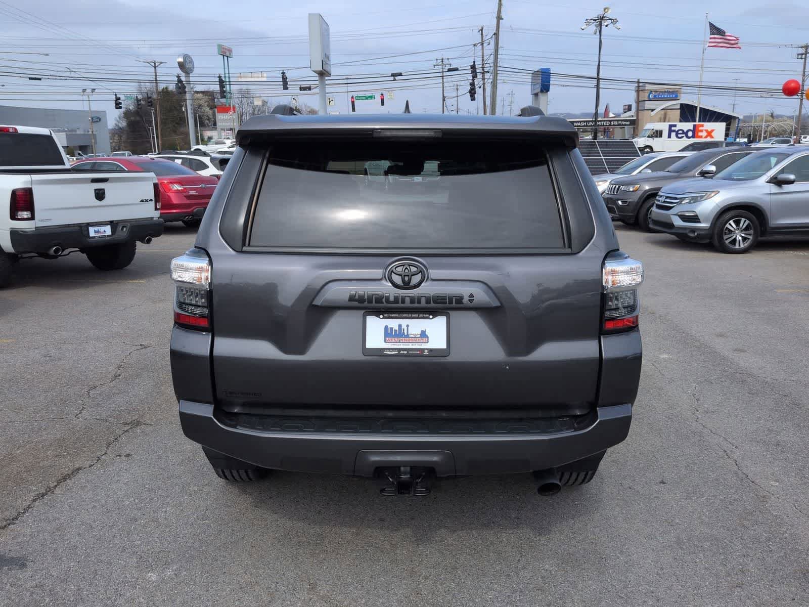 Used 2022 Toyota 4Runner SR5 Premium w/ Moonroof Package RWD image 7