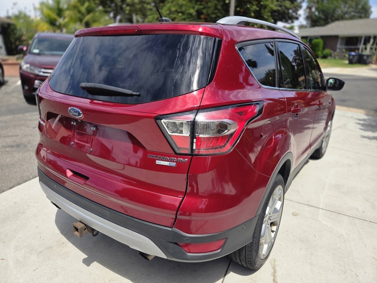 Used 2017 Ford Escape Titanium w/ Equipment Group 301A AWD/4WD image 17