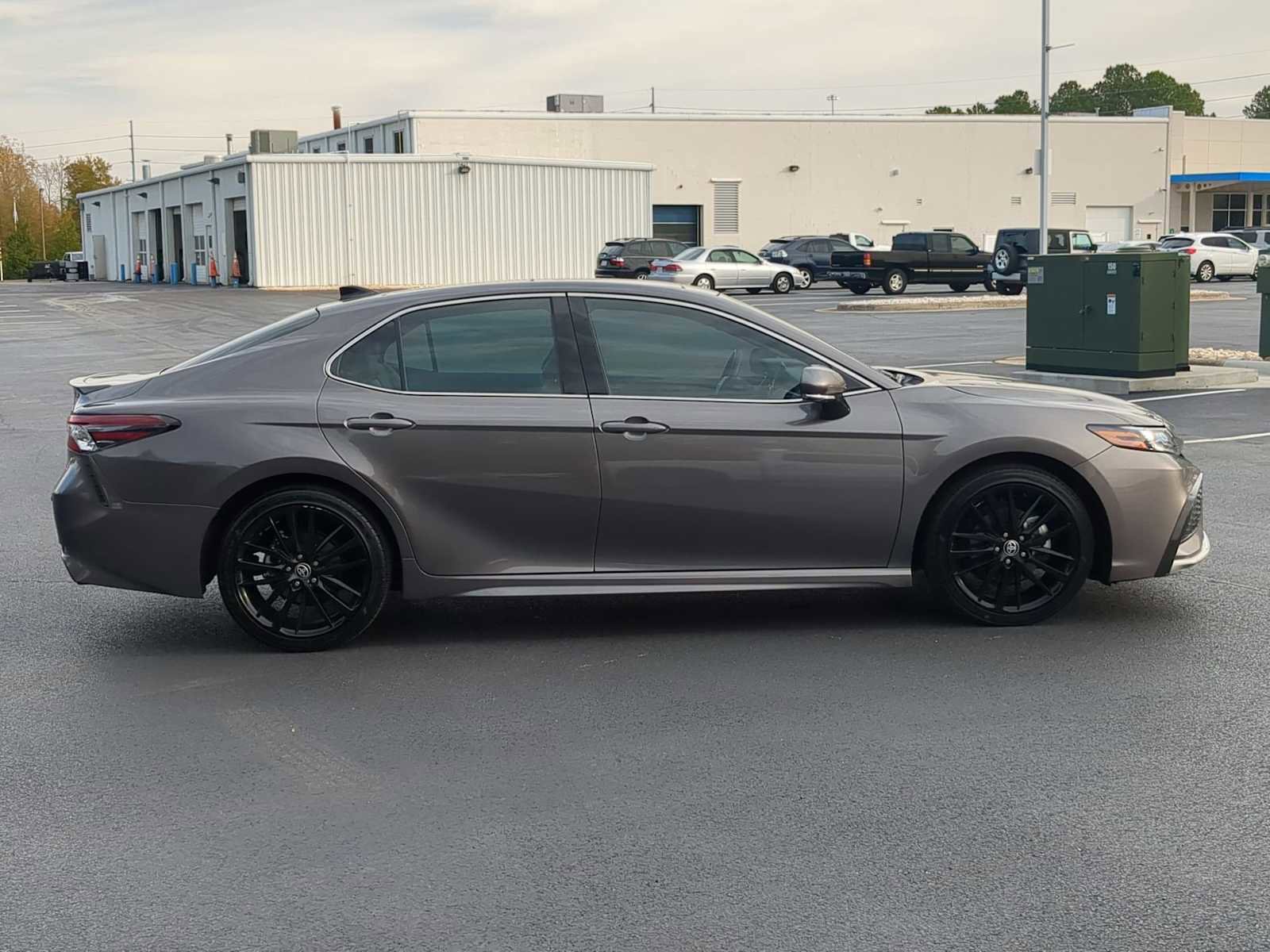 Used 2022 Toyota Camry XSE w/ Navigation Package image 9